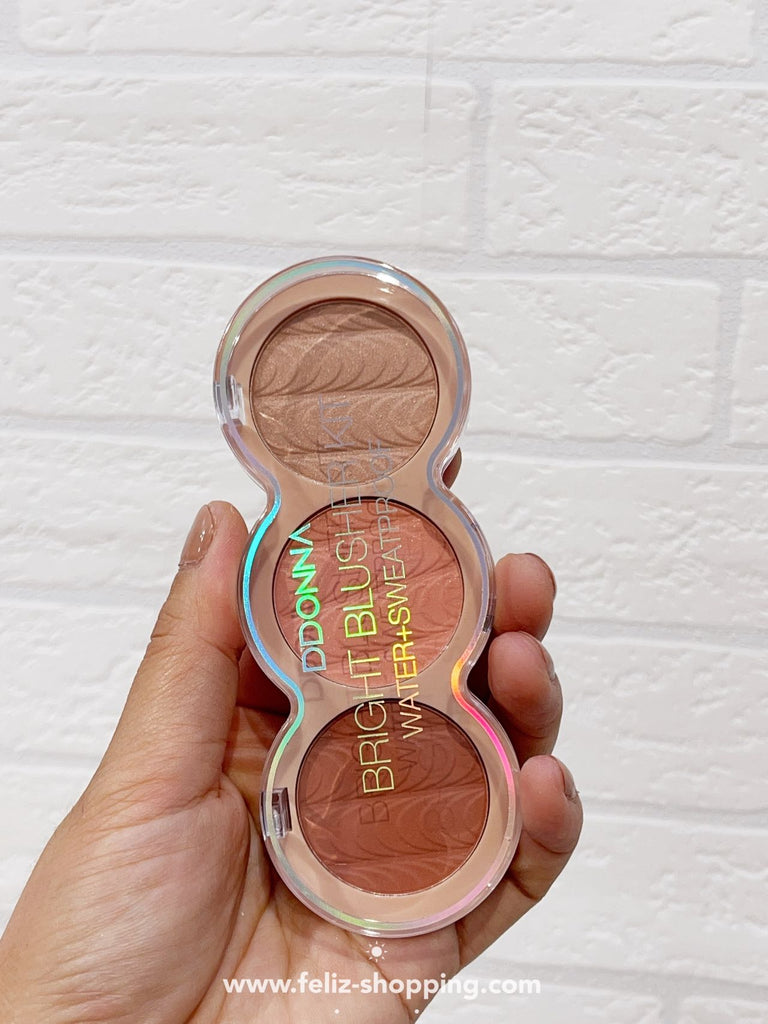 Blush contouring visage